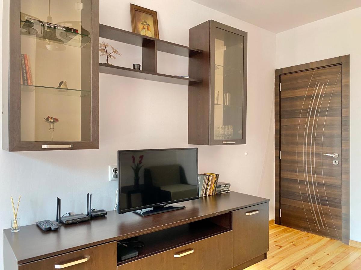 Bright Central Studio For 4 In Burgas Zewnętrze zdjęcie