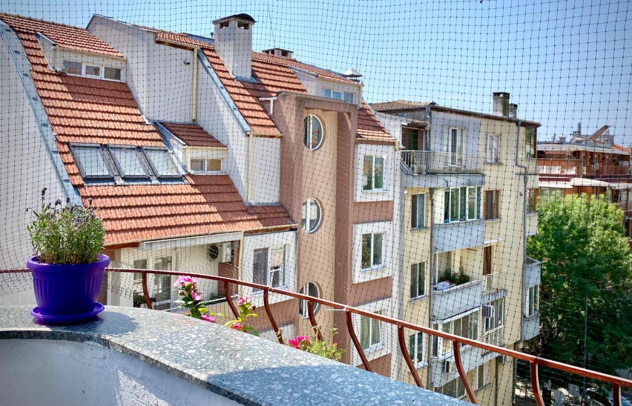 Bright Central Studio For 4 In Burgas Zewnętrze zdjęcie